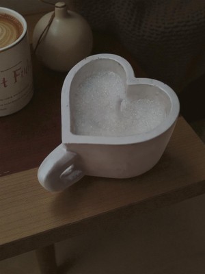 Home 'bir Kupa Sevgi' – Dekoratif El Yapımı Kokulu Kalpli Kupa Mum 1