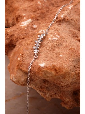 Normadia Şık Ritim Tasarım Mini Rodyumlu Gümüş Bileklik, Zarif ve Modern Tarz