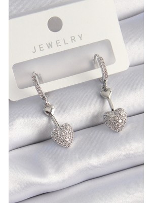 MK Beykoz Pirinç Gümüş Renk Zirkon Taşlı Sallantı Kalp Model Kadın Küpe