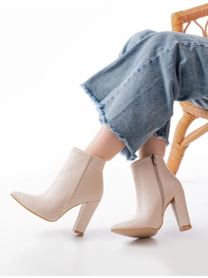 Pazarcan VRT-4801 Bej Yüksek Kalın Topuklu Fermuarlı Kadın Bot