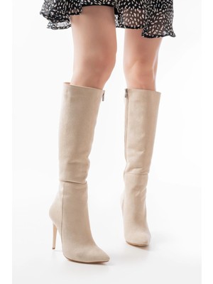 Pazarcan LS-226 Bej Süet Fermuarlı Lastikli Ince Yüksek Topuklu Kadın Çizme