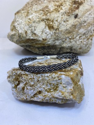 Normadia Şık Siyah Kazaziye Üç Sıra Örgü Bileklik, Zarif ve Stil Sahibi Takı