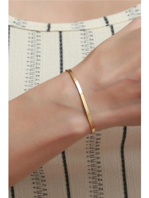 Normadia 925 Ayar Gümüş Yassı Bileklik, Altın Renkli Şık Tasarım