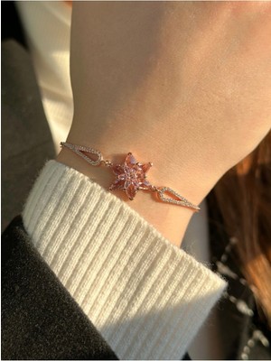 Normadia Şık 925 Ayar Gümüş Lotus Çiçeği Bileklik, Zarif ve Doğal Tasarım