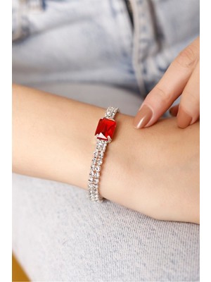 Normadia Şık Gümüş Kaplama Çok Sıralı Kırmızı Baget Taşlı Bileklik