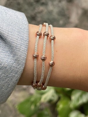 Normadia Işlemeli Gümüş Kazaziye Üç Zincirli Bileklik, Zarif ve Şık Takı