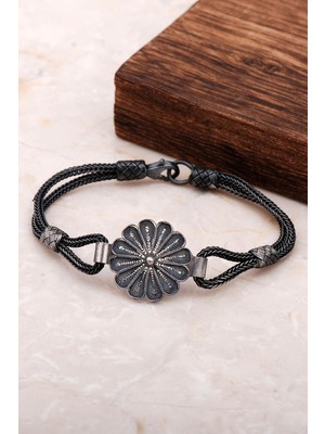 Normadia El Işlemeli Papatya Gümüş Bileklik, Zarif ve Şık Tasarım