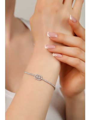 Normadia Işıltılı Çizgi Baget Gümüş Bileklik, Şık ve Zarif Tasarım