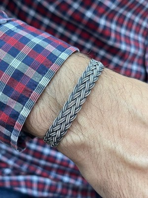 Normadia El Örgüsü Gümüş Kazaziye Geniş Bileklik, Zarif ve Şık Tasarım