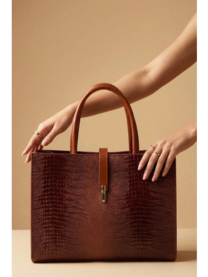 Kadın Taba Rugan Evrak Çantası, Kilit Detaylı, 3 Bölmeli, Ayarlanabilir Askılı