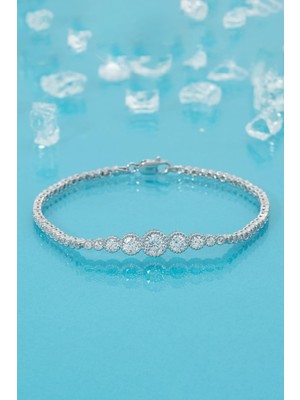 Normadia Parlak Pırlanta ve Monür Detaylı Gümüş Bileklik, Zarif Takı Tasarımı