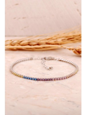 Normadia Renkli Taşlı Rodyumlu Gümüş Bileklik, Şık ve Zarif Takı Seçeneği