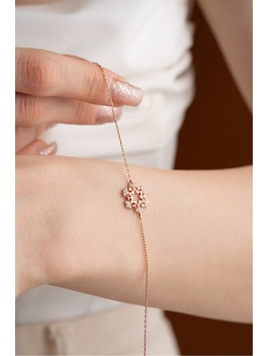 Normadia 925 Ayar Gümüş Rose Kartanesi Tasarım Bileklik, Şıklık ve Zarafet Sunar