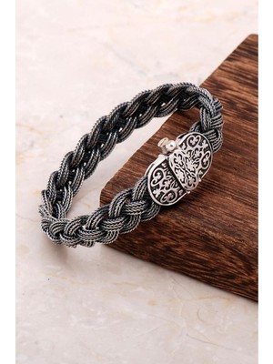 Normadia El Işçiliğiyle Tasarlanmış Özgün Gümüş Bileklik, Şık ve Zarif Takı