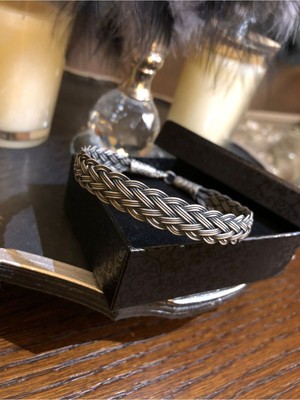 Normadia El Işlemeli Gümüş Bileklik, Kalın ve Oksitli Tasarım