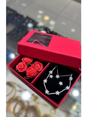 Normadia Parlak Yıldız Tasarımlı Gümüş Takı Seti, Özel Kutuda Şık Hediye Seçeneği