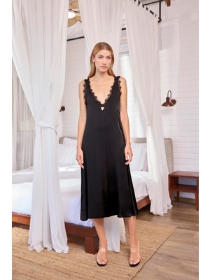 Aria's Closet Arias Closet Göğüs ve Sırt Dekolteli Dantelli Saten Gecelik