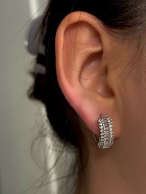 Normadia Şık Kadın Mekik Model Çelik Küpe, Zarif ve Modern Takı Seçeneği