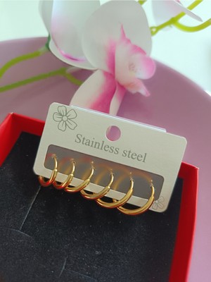 Normadia Şık Üç Çift Halkalı Altılı Küpe Seti, Modern ve Zarif Tasarım