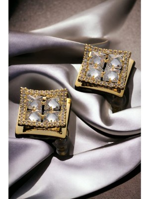 Normadia Zirkon Taşlı Kare Tasarım Kadın Çelik Küpe, Şık ve Zarif Aksesuar