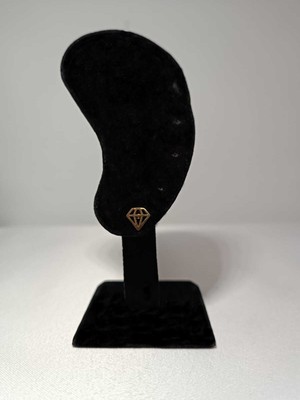 Normadia Elmas Şekilli Çelik Kaplama Zarif Küpe, Modern Takı Tasarımı