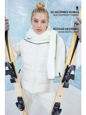 DeFacto Su İtici Regular Fit USB Isıtıcılı Kapüşonlu Fermuarlı Mont C8760AX25WN