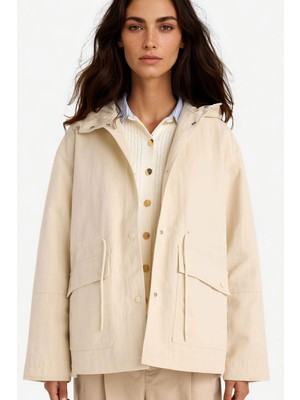 DeFacto Su İtici Kapüşonlu Çıtçıtlı Cepli Yağmurluk E8563AX25AU