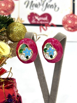 Normadia Kırmızı Çiçek Motifli Şık Küpe, Zarif ve Çekici Takı Tasarımı