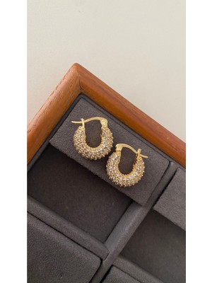 Normadia Parlak Taş Detaylı Şık ve Rahat Küpe, Günlük ve Özel Kullanıma Uygun