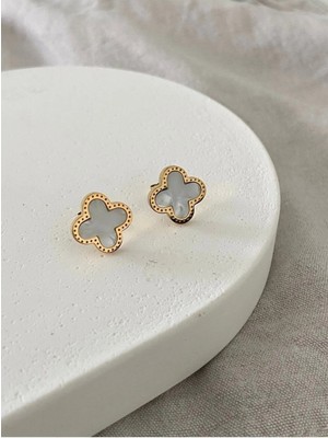 Normadia Şık Çelik Yonca Tasarımlı Küpe, Zarif ve Modern Takı Seçeneği