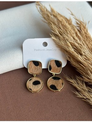 Normadia Leopar Desenli Gold Kaplama Çelik Küpe, Şık ve Dayanıklı Tasarım