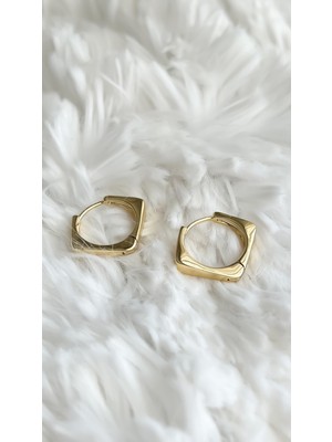 Normadia Minimal Altın Renk Çelik Halka Küpe, Şık ve Zarif Takı Seçeneği