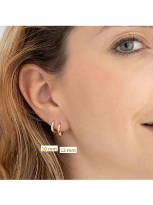 Normadia Şık ve Modern 4'lü Cerrahi Çelik Küpe Seti, Zarif Tasarım