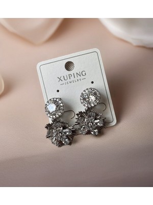 Normadia Parlak Zirkon Çiçek Tasarımlı Çelik Küpe, Şık ve Zarif Takı