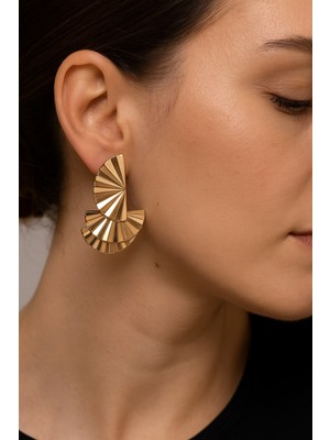 Normadia Kadın Geometrik Altın Renkli Güneş Işığı Küpe, Şık Takı Tasarımı