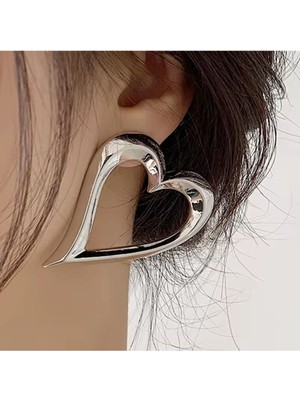 Normadia Şık ve Büyük Pirinç Kalp Küpe, Modern ve Zarif Tasarım