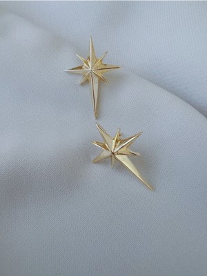 Normadia Şık ve Modern Tasarımlı Zarif Küpe, Günlük ve Özel Kullanıma Uygun