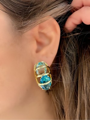 Normadia Şık Mavi Kristal Taş Detaylı Gold Küpe, Zarif Takı Tasarımı