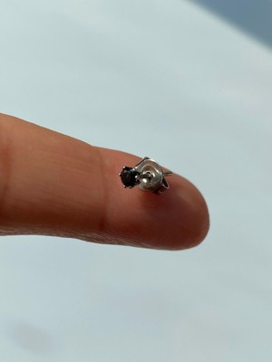 Normadia Şık Siyah Taşlı Erkek Çivi Model Çelik Küpe 3 mm Tek Adet