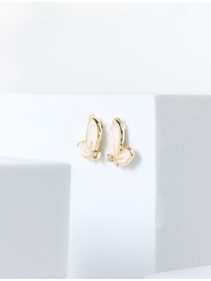 Jimmy Key Beyaz Kelebek Figürlü Mine Detaylı Küpe