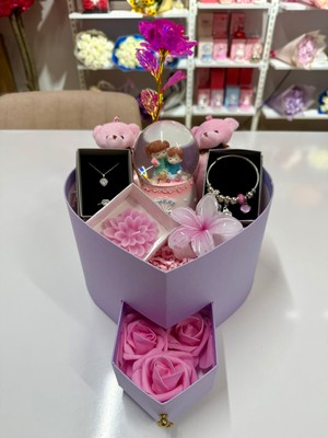 Ayı Evreni Romantik Hediye Kutusu Pembe | Lila Kutu | Kar Küresi, Çelik Takı Seti, Peluş Ayıcık | Sevgiliye, Anneye, Doğum Günü, 14 Şubat, Yıldönümü