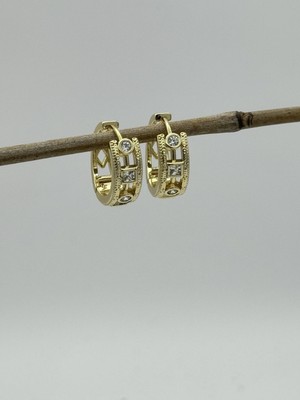 Normadia Zirkon Taşlı 14K Gold Kaplama Küpe, 316L Çelik, Şık Takı