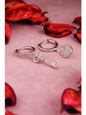 Normadia 925 Ayar Gümüş Kadın Taşlı Kalp Model Halka Küpe