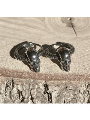 Normadia Şık Kurukafa Sallantılı Çelik Küpe, Paslanmaz ve Kararmaz Tasarım