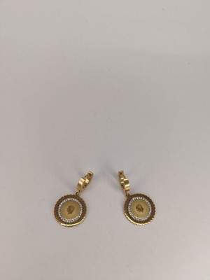 Normadia Şık Çeyrekli Klipsli Çelik Küpe, Altın Rengi, Zarif ve Hafif Tasarım