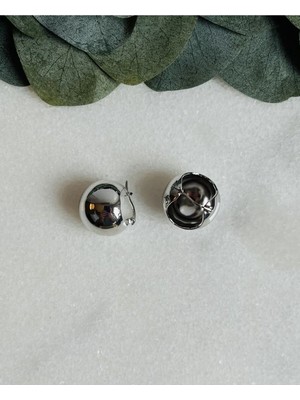 Normadia Şık ve Dayanıklı Büyük Çelik Top Küpe, Modern Tarzınıza Zarif Dokunuş