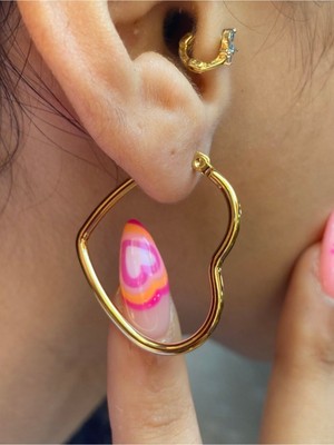 Normadia Şık ve Zarif Kalp Motifli Düz Metal Küpe, Günlük ve Özel Kullanıma Uygun