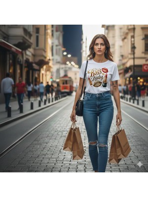 Texrium Lady Leopar Baskılı Ruj Detaylı %100 Pamuk Kadın T-Shirt