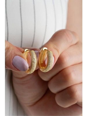 Normadia 925 Ayar Gold Sıra Taşlı Gümüş Küpe, Şık ve Zarif Takı Seçeneği