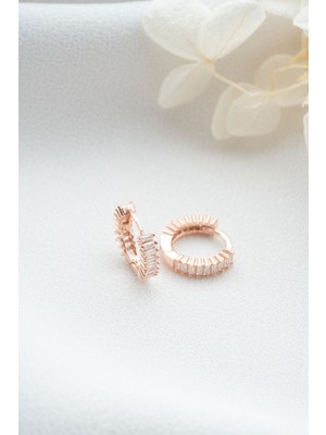 Normadia 925 Ayar Gümüş Baget Taşlı Halka Küpe, Şık ve Zarif Tasarım